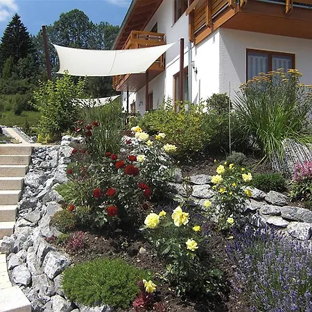 Apartment Am Rosengarten *
